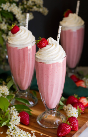 STRAWBERRY MILKSHAKE